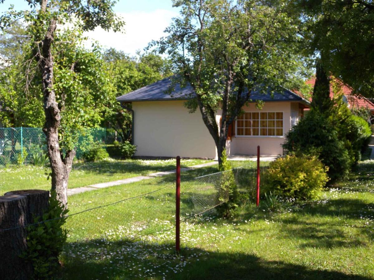 Holiday Home In Balatonfenyves 18357 Exteriör bild